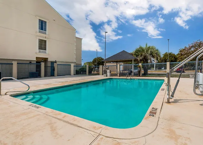 Comfort Suites Port Allen - Baton Rouge